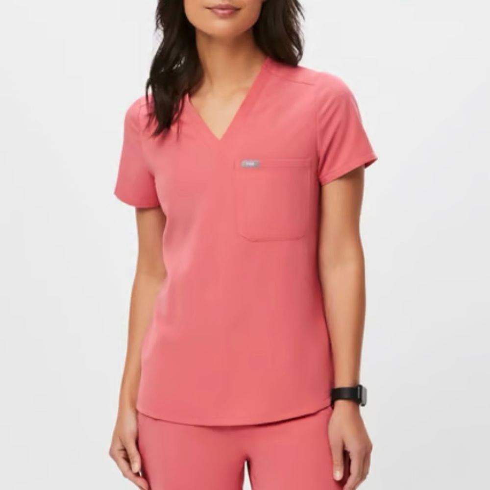 Figs scrub top